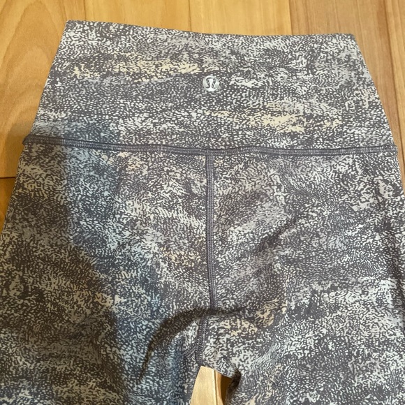 Lululemon Wunder Under Legging size 2 - Picture 2 of 2